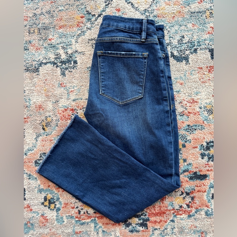 Frame Le Crop Mini Boot Jeans
Size 27 - Picture 2 of 8
